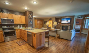 Expedition Station 8590 by SummitCove Lodging